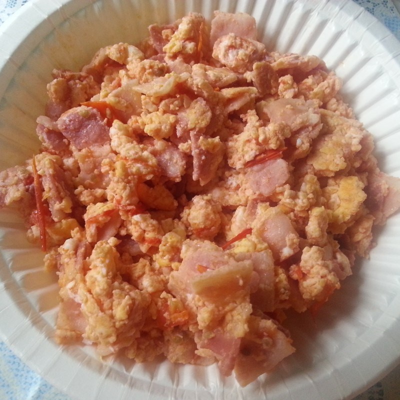Pekoni-tomaatti-munakasta eli Jonna´s special aamupalalla möksällä